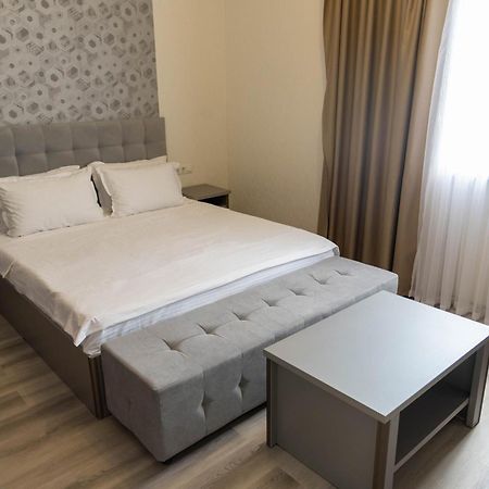 Dora Hotel Shymkent Eksteriør billede
