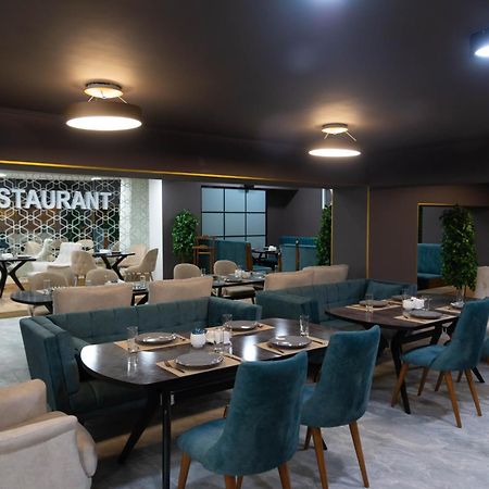 Dora Hotel Shymkent Eksteriør billede