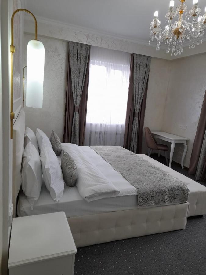 Dora Hotel Shymkent Eksteriør billede
