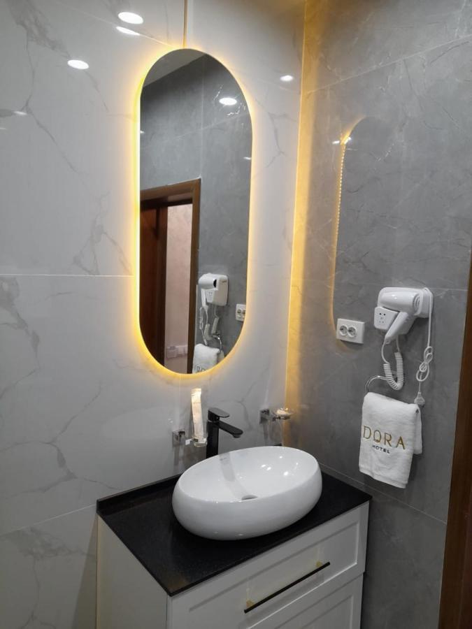 Dora Hotel Shymkent Eksteriør billede