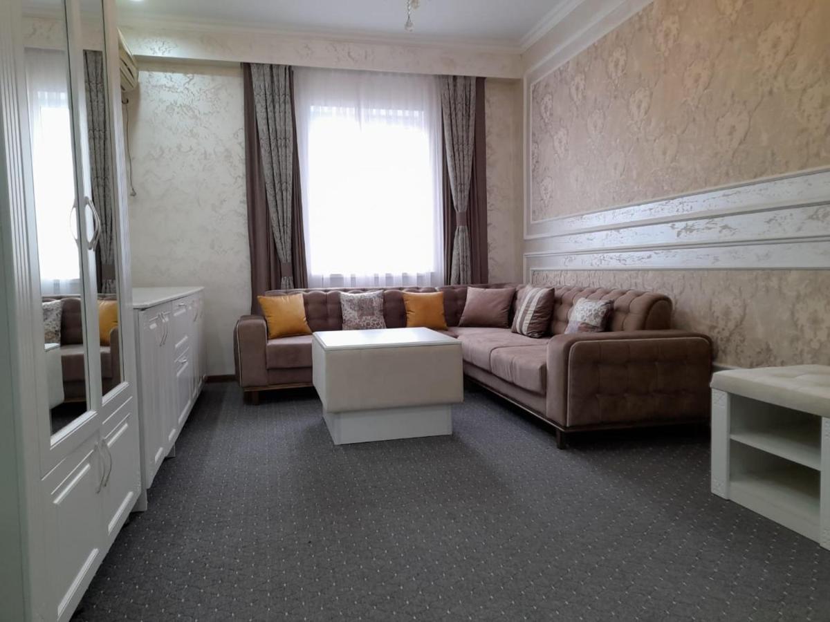 Dora Hotel Shymkent Eksteriør billede