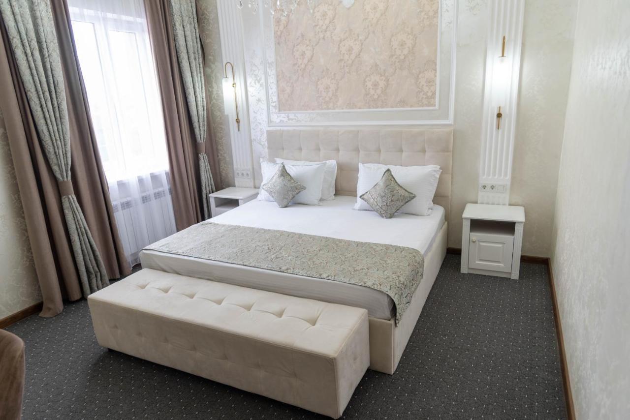 Dora Hotel Shymkent Eksteriør billede